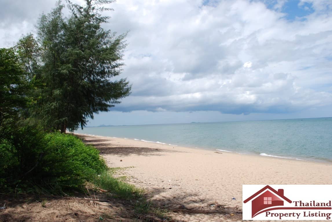 Absolute Beachfront Plot for sale with 300M Frontage